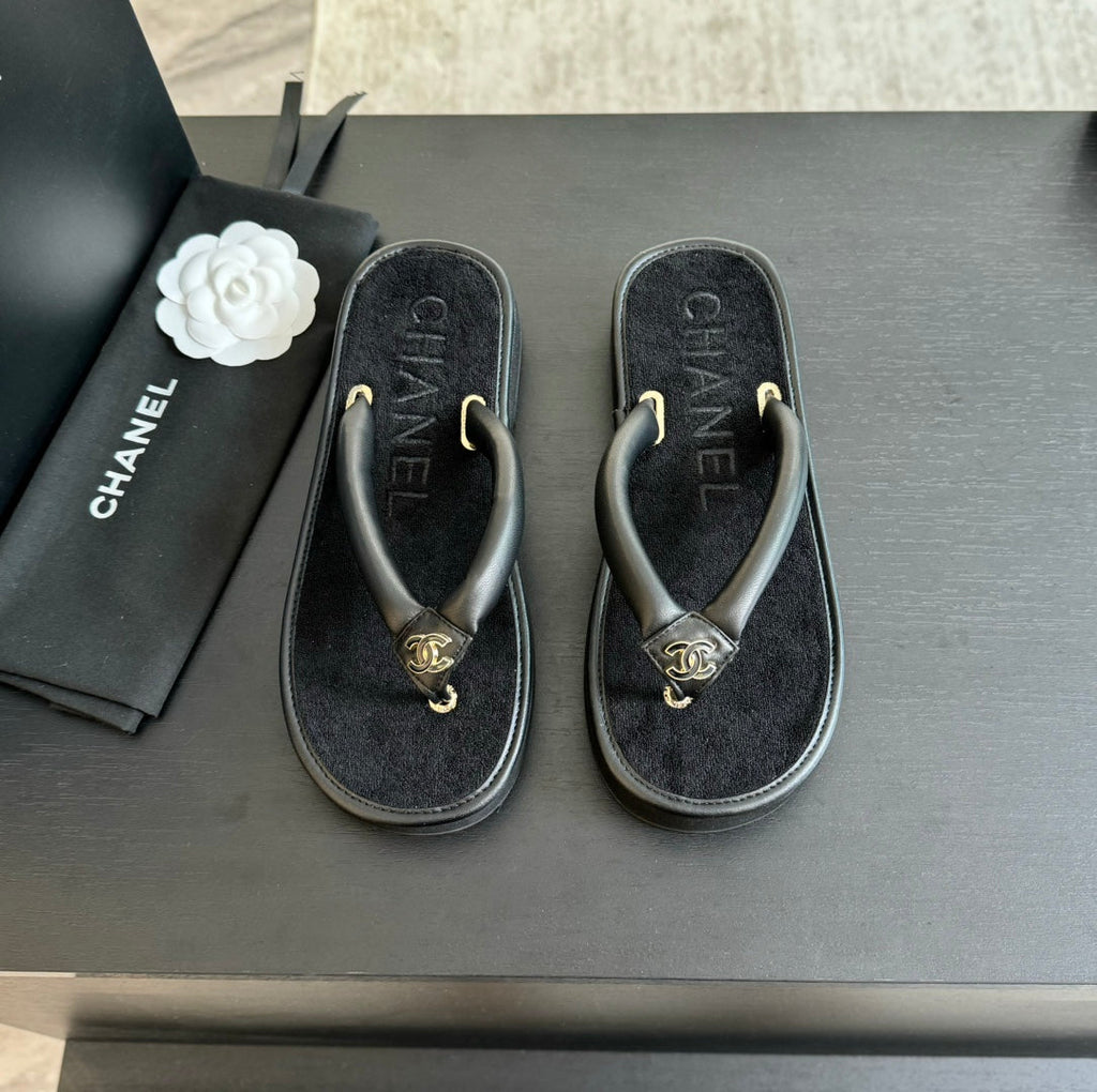 CHANEL Thick-soled Flip-Flops Lambskin Black